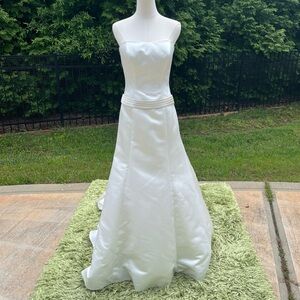 Classic Strapless White A-Line Wedding Gown